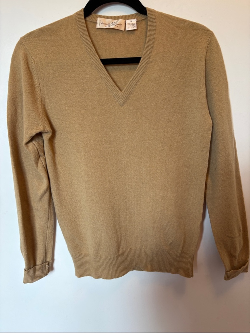 Danielle Lavande 100% Cashmere V-Neck Sweater in Camel Brown